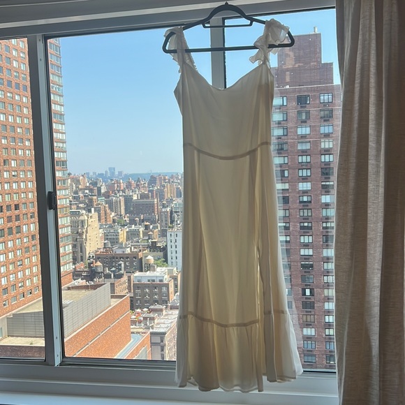 Bondi white reformation dress - Picture 2 of 3